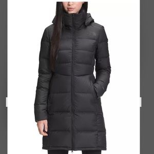 The North Face Women's Metropolis Long Down Parka in Tnf Black Size S